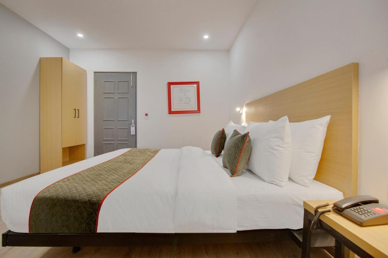 Hotel Naveen New Delhi Ngoại thất bức ảnh